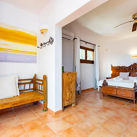 In San Rafael Sleeps 12 Villa *