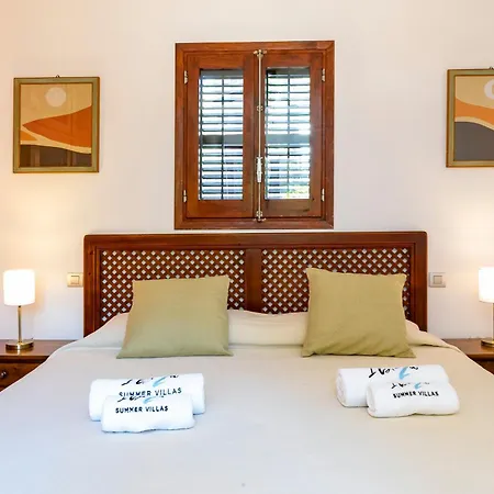 In San Rafael Sleeps 12 Villa *