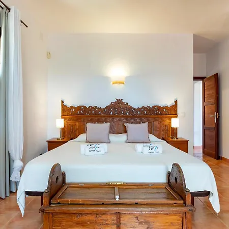 In San Rafael Sleeps 12 Villa