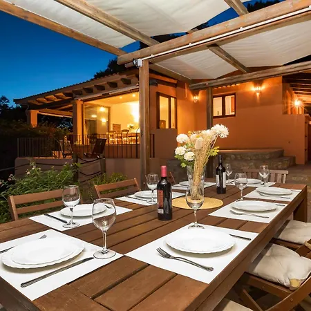 In San Rafael Sleeps 12 Villa