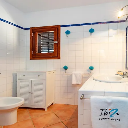 In San Rafael Sleeps 12 Villa
