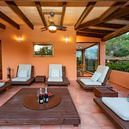In San Rafael Sleeps 12 Villa